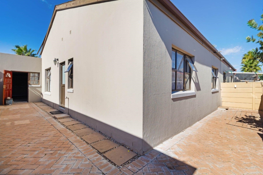 2 Bedroom Property for Sale in Parklands Western Cape